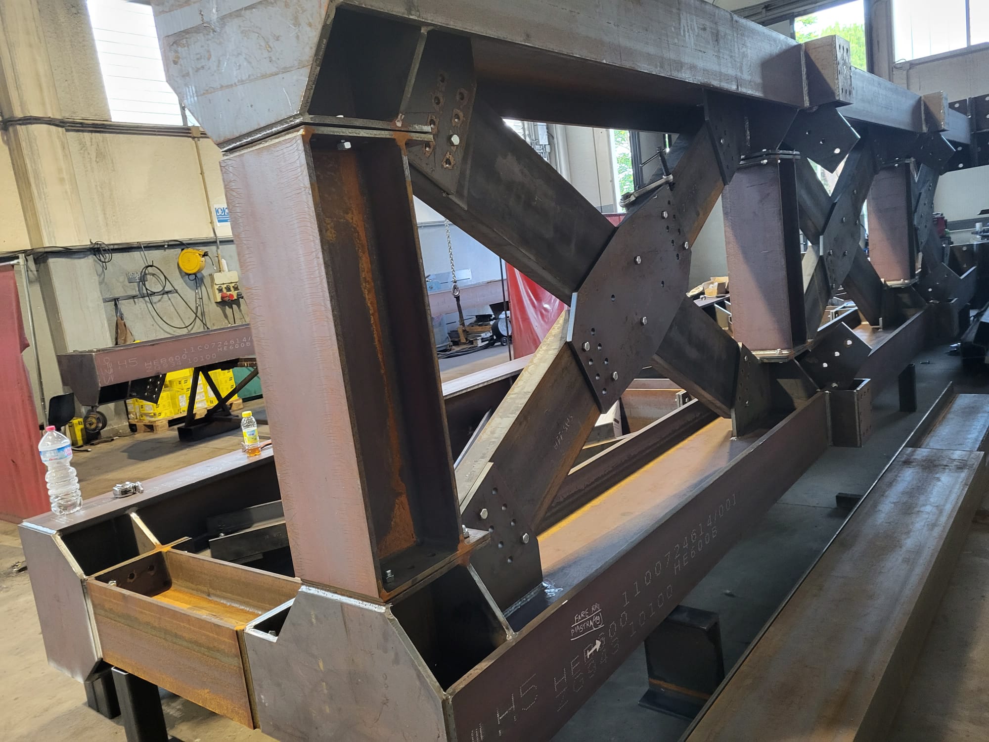 Cancelli carrabili e pedonali in ferro e acciaio realizzati da MZ Carpenterie