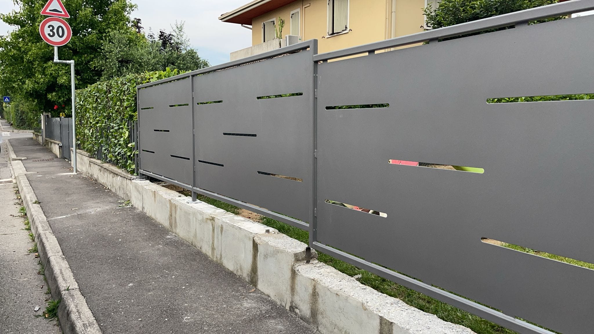 Gazebi e pergolati in metallo su misura realizzati da MZ Carpenterie